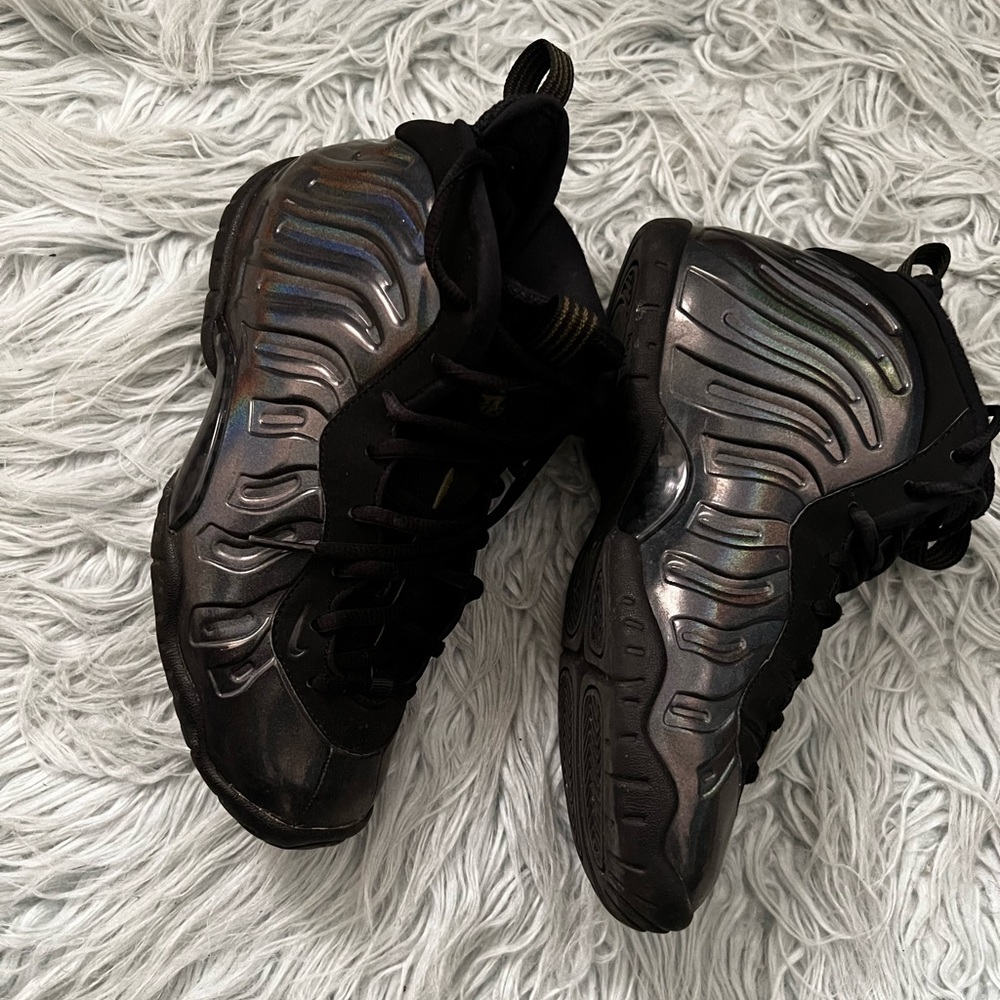 Big Kid’s Nike Air Chrome Foamposite Shoe
